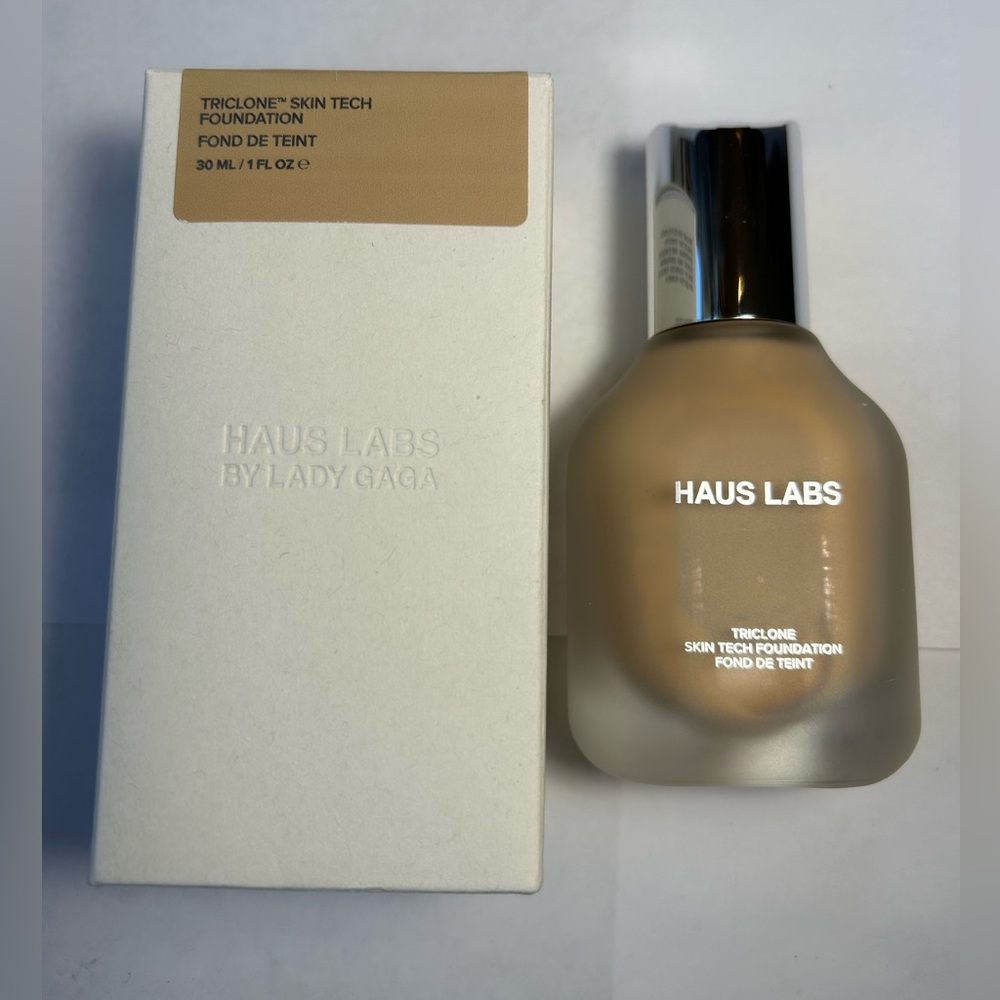 NWT🌷#190 Haus Labs Triclone Skin Tech Medium Coverage Foundation - Picture 2 of 4